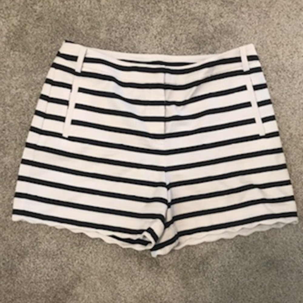 Black and White Striped Anne Klein Size 10 Shorts